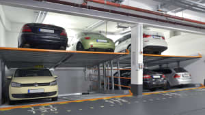 Autos parken in einer Duplexgarage
