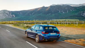 Facelift für den neuen BMW 3er - hier eine Rückansicht während der Fahrt
