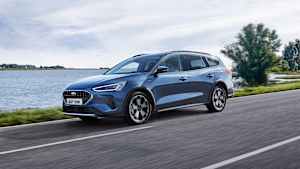 Der facegeliftete Ford Focus fahrend