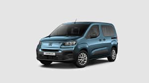 Der Fiat Doblo seitlich von vorne fotografiert