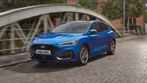 Front- und Seitenansicht des Ford Focus