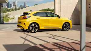 Der neue Ford Puma stehend seitlich fotografiert