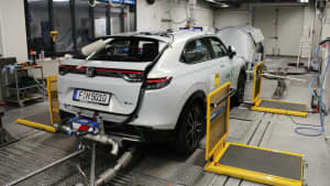 Ein Honda beim Green NCAP Juli 22 auf dem Prüfstand