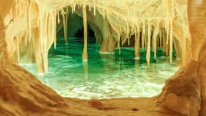 Eine Innenaufnahme der Obir Tropfsteinhöhle in Österrreich