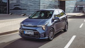 Frontansicht eines fahrenden Kia Picanto