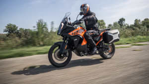 Fahraufnahme einer KTM 1290 Super Adventure S