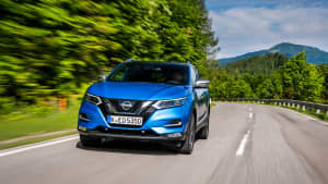 Front des Nissan Qashqai fahrend