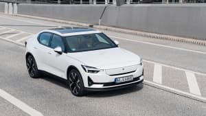 Aufnahme des fahrenden Polestar 2