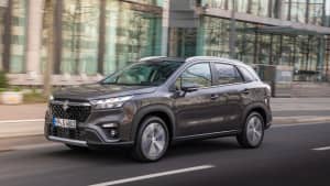 Der neue Suzuki S-Cross fährt auf der Strasse
