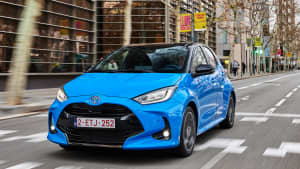 Fahraufnhame des Toyota Yaris von Vorne