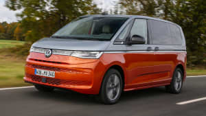 Front und Seitenansicht des VW T7 Bulli