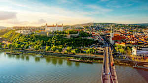Panoramaaufnahme der Stadt Bratislava