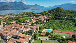 in bestimmten Regionen des Gardasee konnte nun das Dengue Fieber übertragen durch Mücken festgestellt werden
