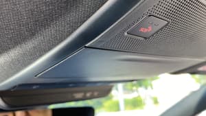 SOS-Knopf in einem Auto