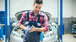 Mechaniker in der Werkstatt