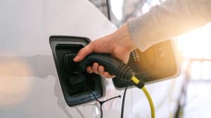 Elektroauto wird geladen