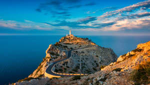 Blick auf den  Leuchtturm Cap de Formentor auf Mallorca