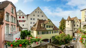 Blick in die malerische Altstadt von Meersburg