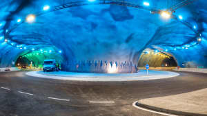 Eysturoytunnel auf den Färöer Inseln