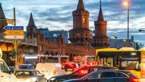Stau an der Oberbaumbrücke in Berlin