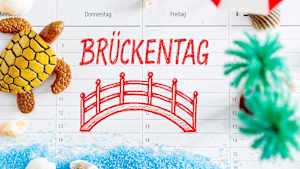 Ein Kalender zeigt die Aufschrift "Brückentage"