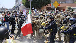 Proteste am 8. Juni 2025 gegen Razzien der Einwanderungsbehörde in Los Angeles