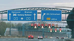 Autobahn A7 Richtung Hannover Bremen bei der Ausfahrt Schnelsen
