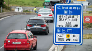 Mautschild auf der Autobahn in Tschechien