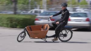 Einspuriges Lastenrad im Test