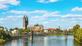 Die Skyline vom Magdeburg von der Elbe aus