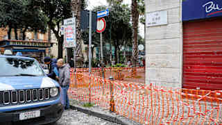Schäden in der italienischen Stadt Neapel nach einem Erdbeben