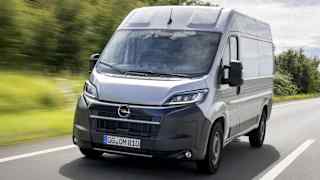 Renault Master Kastenwagen Doppelkabine L3H2 3,5t Blue dCi 150 Extra – 150 PS · Diesel · Katalog-ID 342199 – weitere Fahrzeugansicht 4