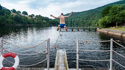 Das Naturerlebnisbad Einruhr in der Eifel