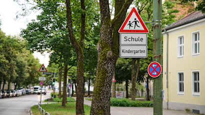 Gerade in der Nähe von Schulen ist für Autofahrer ab dem 16. September wieder höchste Vorsicht geboten.