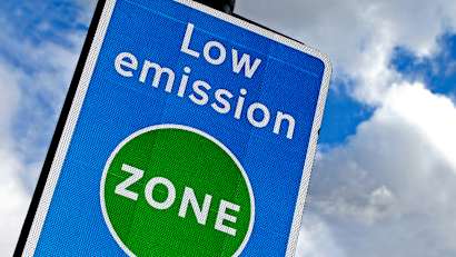 Schild an einer Low emission zone in England