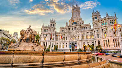 Plaza de Cibeles und Springbrunnen in Madrid