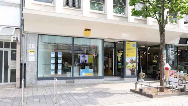 ADAC & Reisebüro Hanau Außenansicht