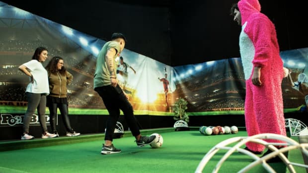 Poolball im Alma Park in Gelsenkirchen bietet die perfekte Mischung aus Scharfsinn und einer großen Portion Spaß.