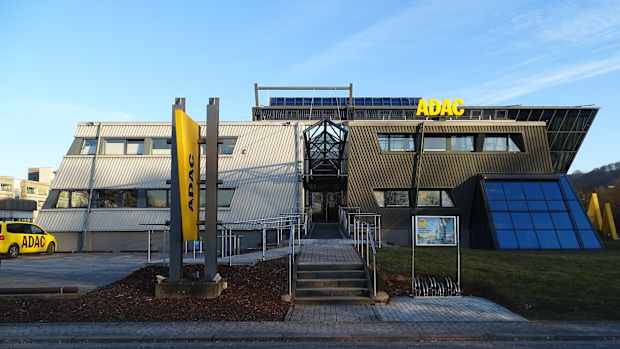 ADAC Saarland Geschäftsstelle Saarbrücken Haus Eingang