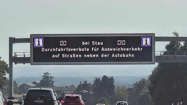 Durchfahrtsverbote für Ausweichverkehr bei Stau auf der A8 und A93