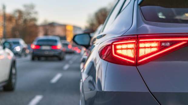 Vor allem in der Ferienzeit und an Wochenenden hat die Gemeinde Farchant mit einem immensen Verkehrsaufkommen zu kämpfen.