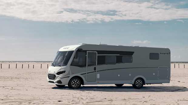 Ein Sunlight Wohnmobil steht am Strand, denn Wohnmobile im Urlaub sind auch eine gute Option