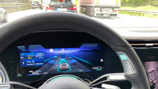 Staupilot in der Mercedes S-Klasse