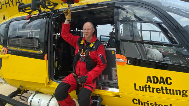 Portraitaufnahme des ADAC Luftrettungspiloten Harald Heinlein