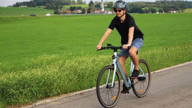 Fahraufnahme des E-Bikes Fiido