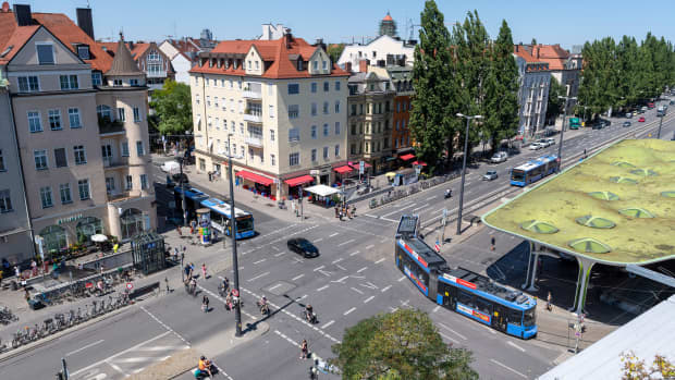 Verkehr auf der Münchner Freiheit