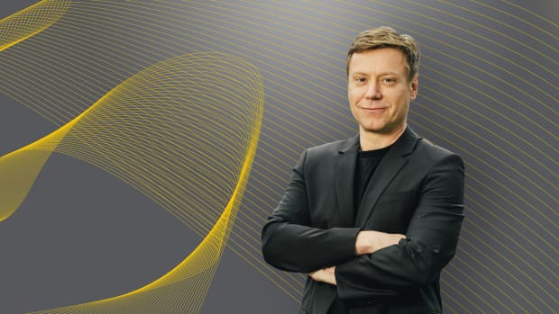 Portrait von Die Linke Politiker Martin Schirdewan im ADAC Interviewformat