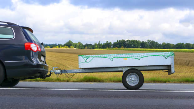Auto mit Anhänger