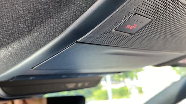 SOS-Knopf in einem Auto