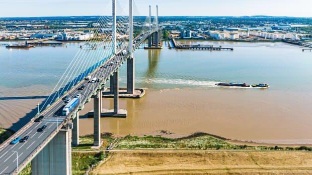 Drohnenaufnahme der Dartford Crossing in Großbritannien